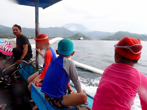 家族でシュノーケリング（9歳・7歳・6歳）パダンバイ・バリ島ブルーパラダイスダイビング